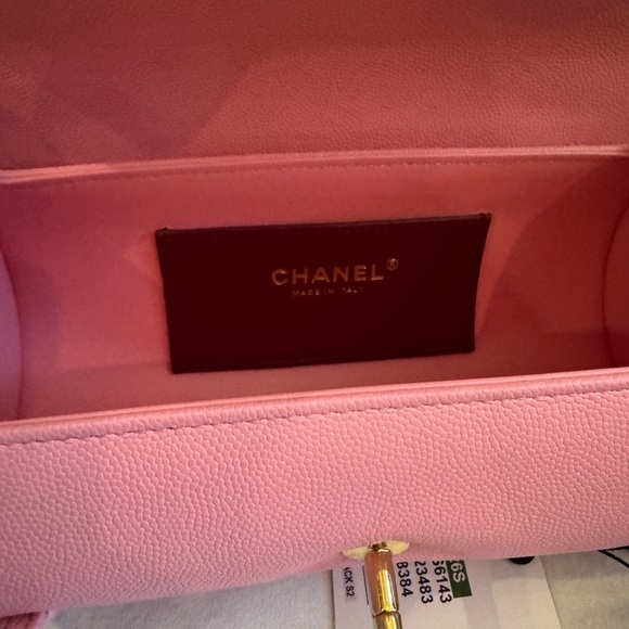 Chanel Classic Pink Shoulder Bag - Picture 4 of 6
